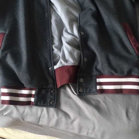 Varsity jacket - Picture 4 of 4